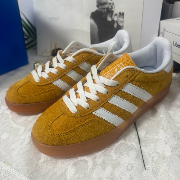 Adidas women's sneakers - Picture 1 of 8